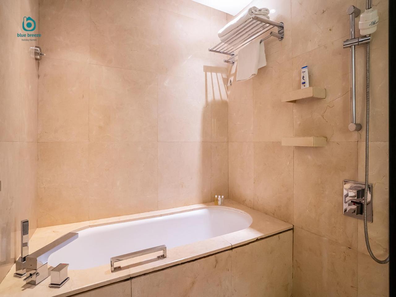 Blue Breeze - The Address Marina Mall Apartment Dubai