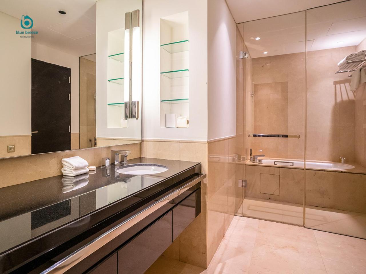 Blue Breeze - The Address Marina Mall Apartment Dubai